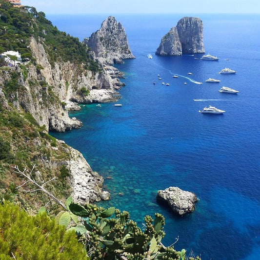 Boat tour of Capri departing from Naples | inStazione